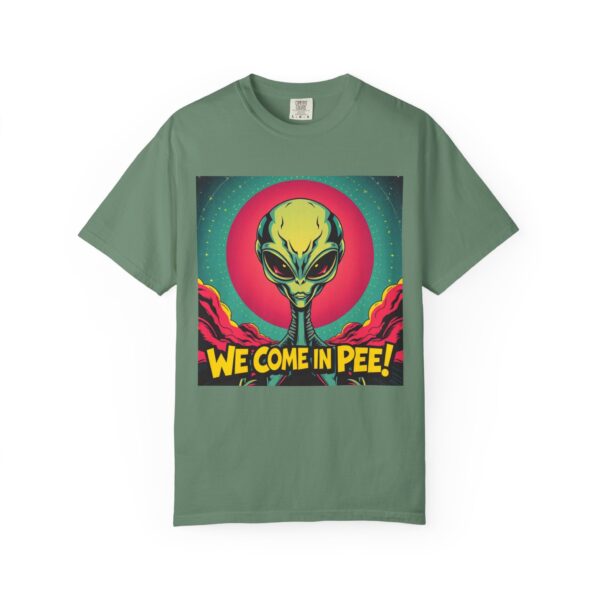 Humorous Alien T-shirt - WE COME IN PEE! - Fun Graphic Tee, Quirky Gift, Unisex Casual Wear, Perfect for Sci-Fi Lovers, Halloween Party - Image 2