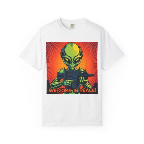 Quirky Alien Graphic Tee, Fun Unisex T-shirt for UFO Lovers, Sci-Fi Humor Shirt, Gift for Space Enthusiasts, Casual Everyday Wear - Image 3