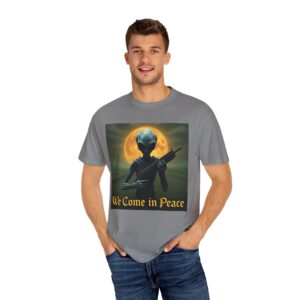 Alien-themed Unisex T-Shirt, We Come in Peace Shirt, Vintage Graphic Tee, Space Lover Gift, Sci-Fi Fashion