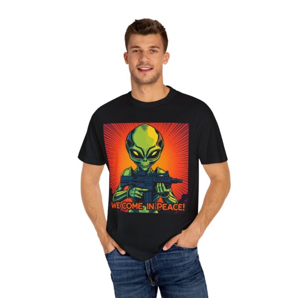 Quirky Alien Graphic Tee, Fun Unisex T-shirt for UFO Lovers, Sci-Fi Humor Shirt, Gift for Space Enthusiasts, Casual Everyday Wear - Image 2
