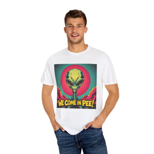 Humorous Alien T-shirt - WE COME IN PEE! - Fun Graphic Tee, Quirky Gift, Unisex Casual Wear, Perfect for Sci-Fi Lovers, Halloween Party - Image 5