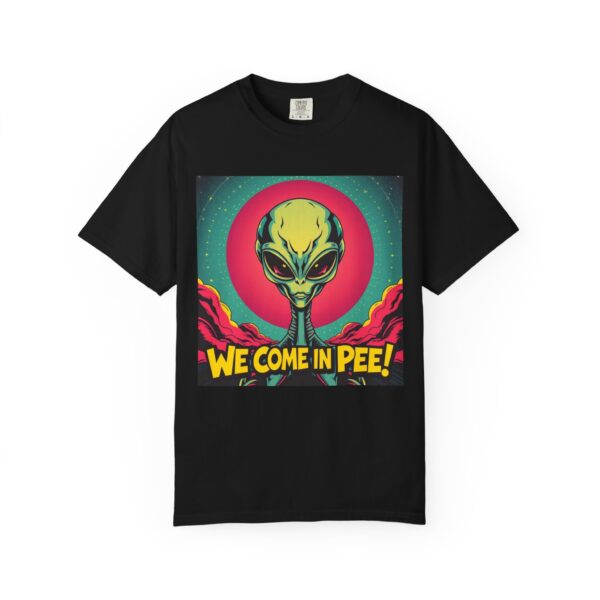 Humorous Alien T-shirt - WE COME IN PEE! - Fun Graphic Tee, Quirky Gift, Unisex Casual Wear, Perfect for Sci-Fi Lovers, Halloween Party - Image 11